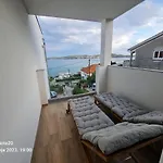 Penthouse Seaview Apartman