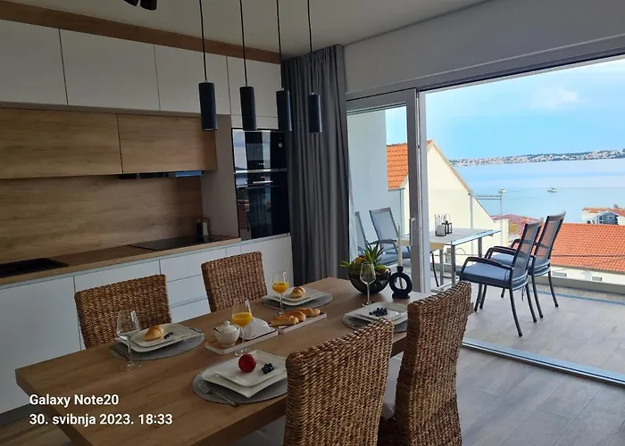 Penthouse Seaview 트로기르