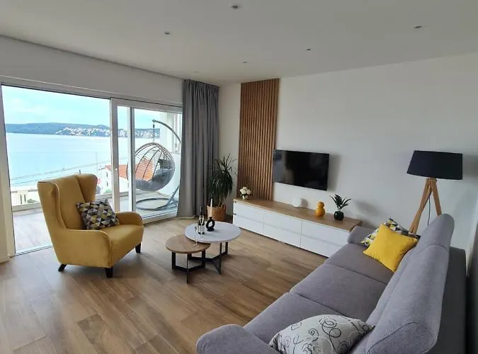 Penthouse Seaview 아파트 트로기르