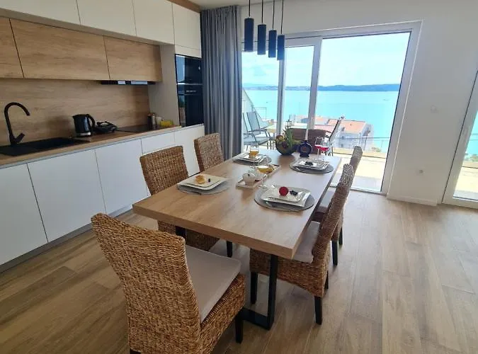 Penthouse Seaview * 트로기르