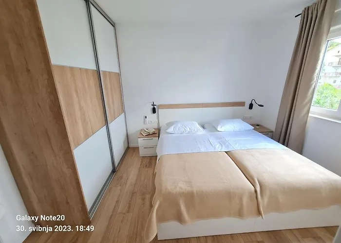 Penthouse Seaview * 트로기르