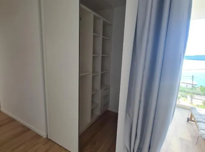 Penthouse Seaview 아파트 트로기르