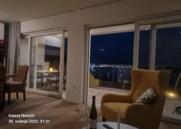 Penthouse Seaview 트로기르