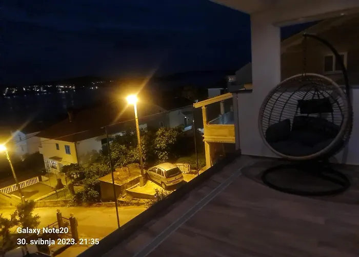 Penthouse Seaview * 트로기르