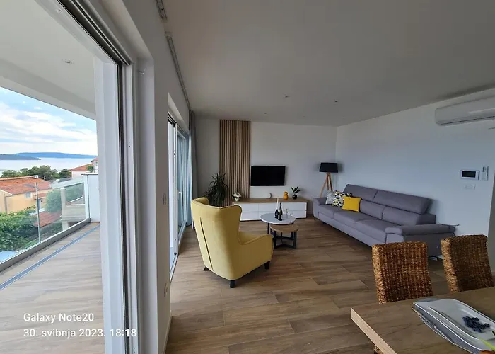 Penthouse Seaview 아파트 트로기르